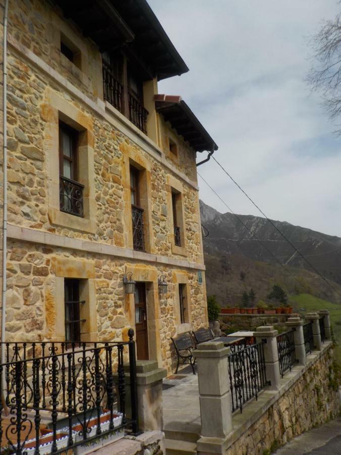 Apartamentos Rurales La Husteriza Ruenes Exterior foto